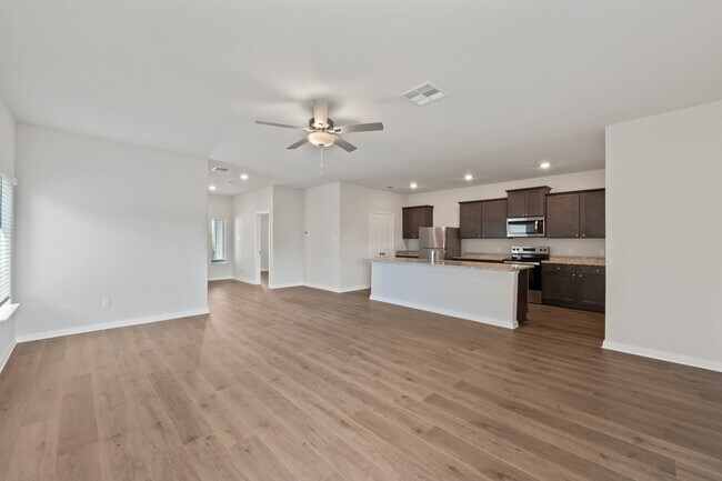 Building Photo - 1020 Camelia Grv Ct