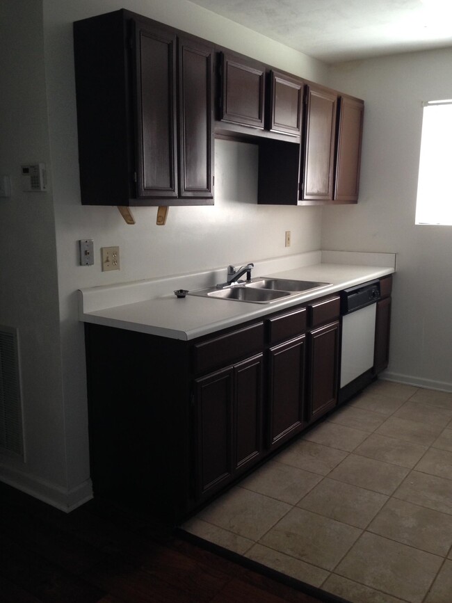 Building Photo - 2901 Richview Park Cir S