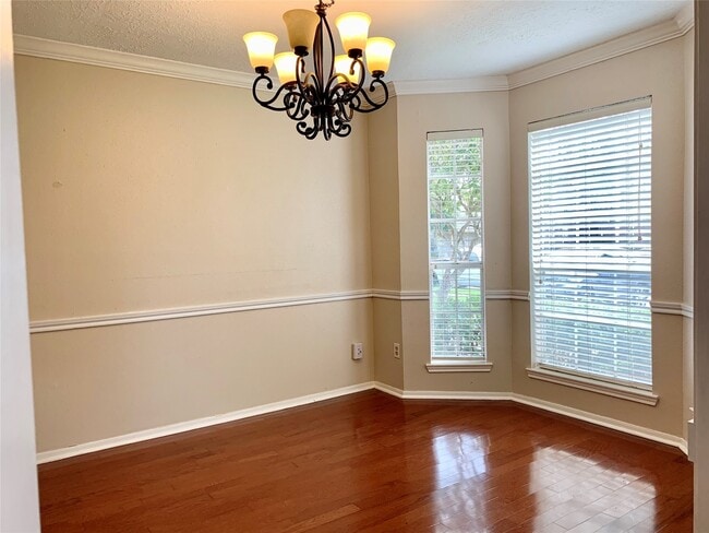 Building Photo - 14322 Village Birch St