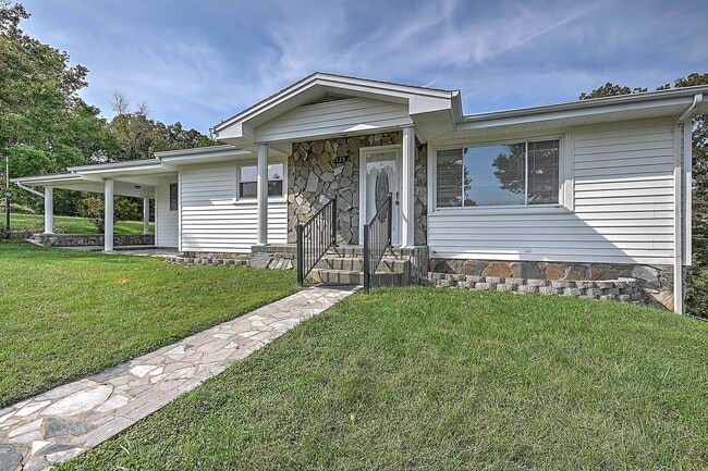 Building Photo - 135 Hixon Cir