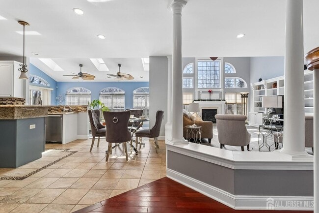 Building Photo - 16 Valley Wood Dr