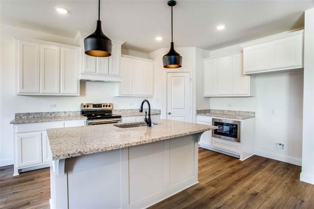 Building Photo - 2405 Donella Dr