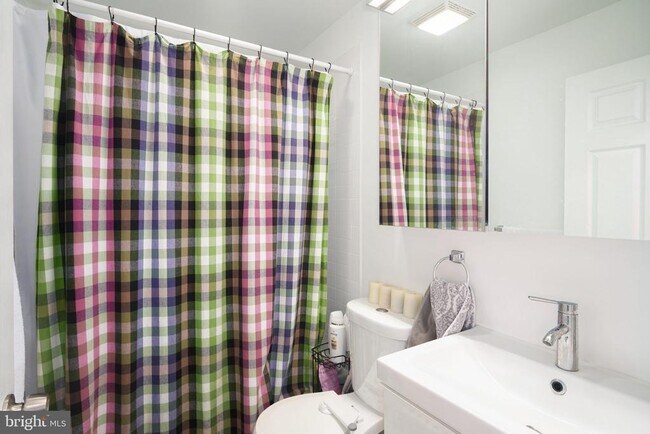 Building Photo - 3045 Baltz St