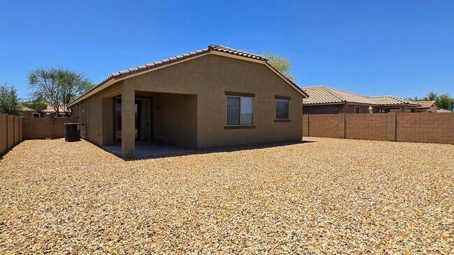 Building Photo - Enjoy the incredible amenities at Estrella Mountain Ranch!
