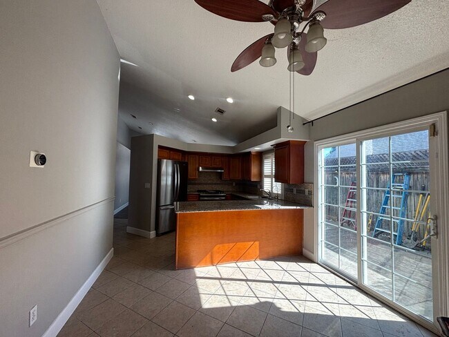 Building Photo - 1150 Buckthorn Ln