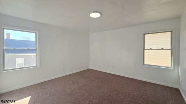 Building Photo - 360 Broad St