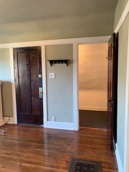 Living Room - 4704 W Waveland Ave