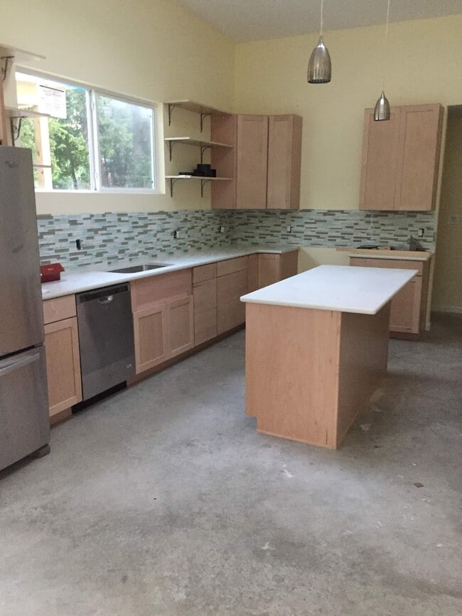 Building Photo - 4300 Mount Vernon Dr