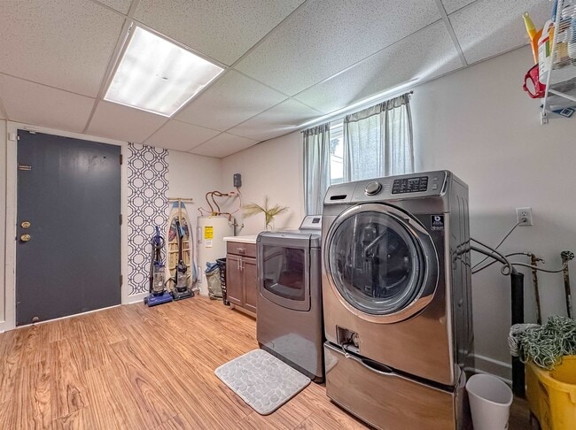 Building Photo - 1044 Seminole Dr