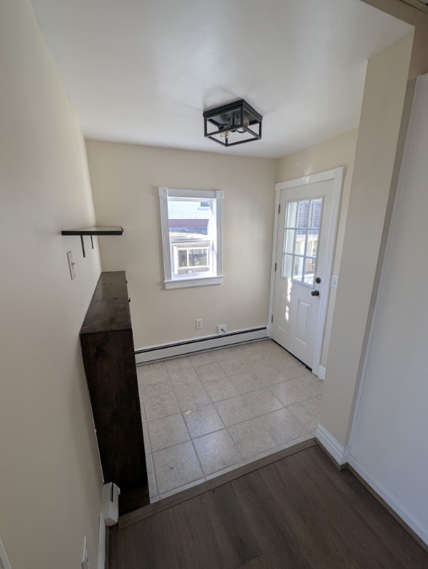 Building Photo - 228 N School St