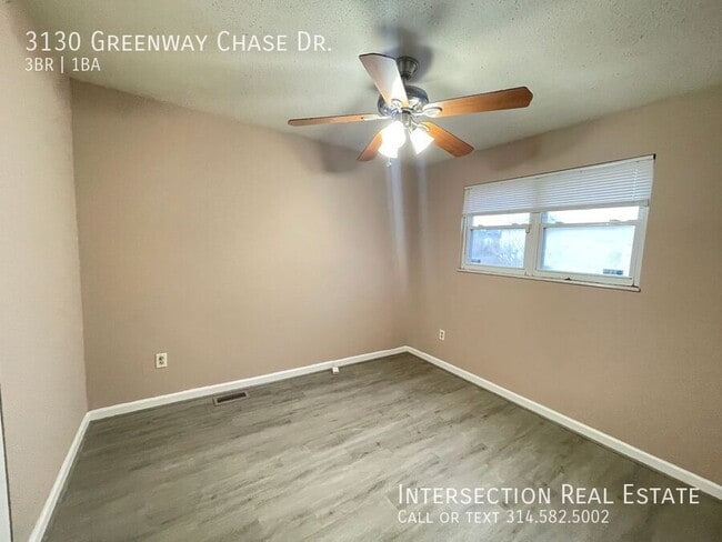 Building Photo - 3130 Greenway Chase Dr