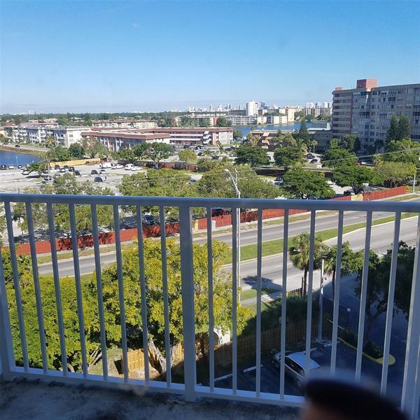 Building Photo - 1300 NE Miami Gardens Dr