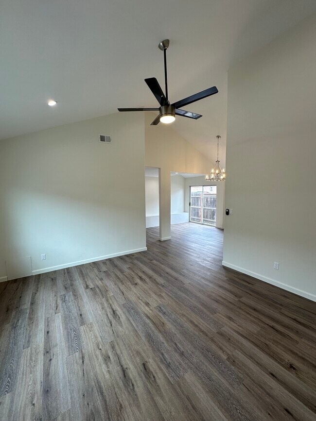 Building Photo - 3623 W 105th St