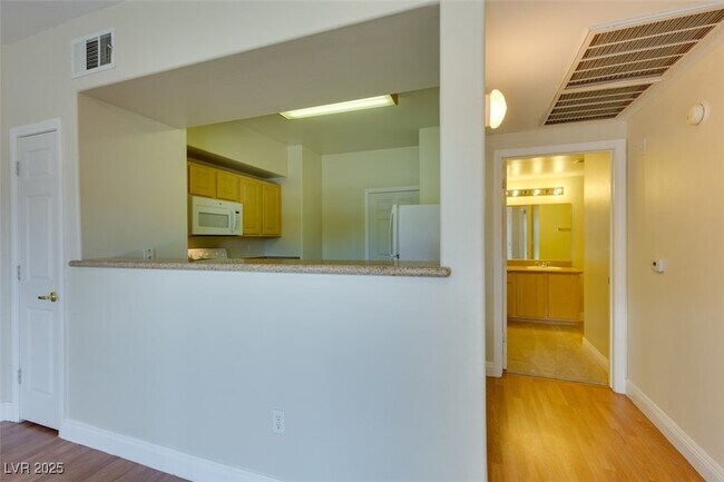 Building Photo - 8000 W Badura Ave