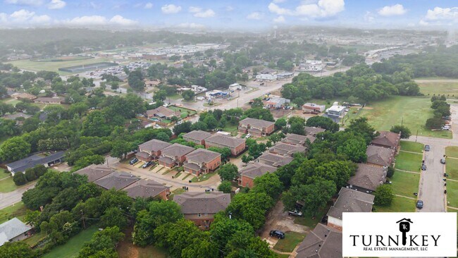 Building Photo - 7905 Butler Ct