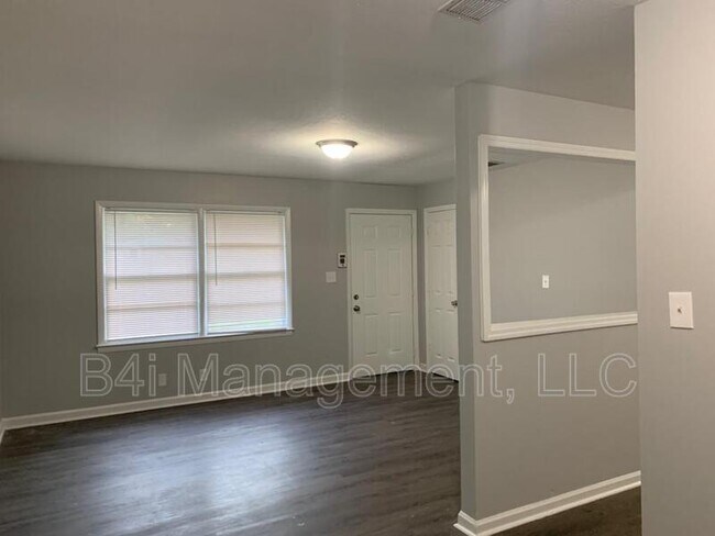 Building Photo - 4807 Gardiner Dr