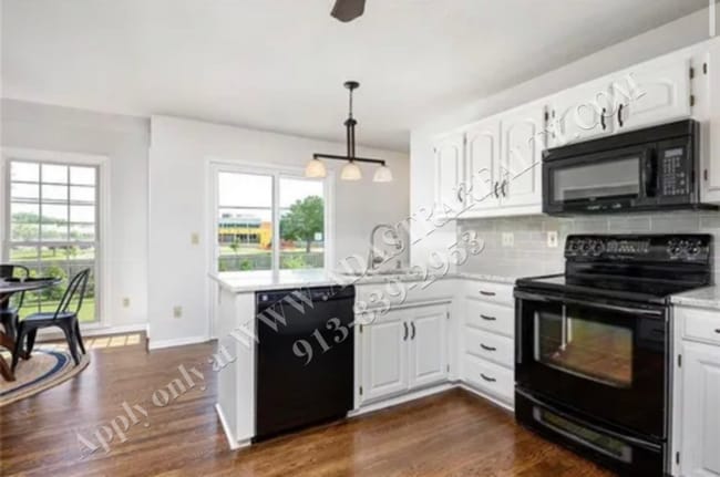 Building Photo - Classic Two Story 5 Bed 2.5 Bath Home in Blue Valley-Coming SOON!!