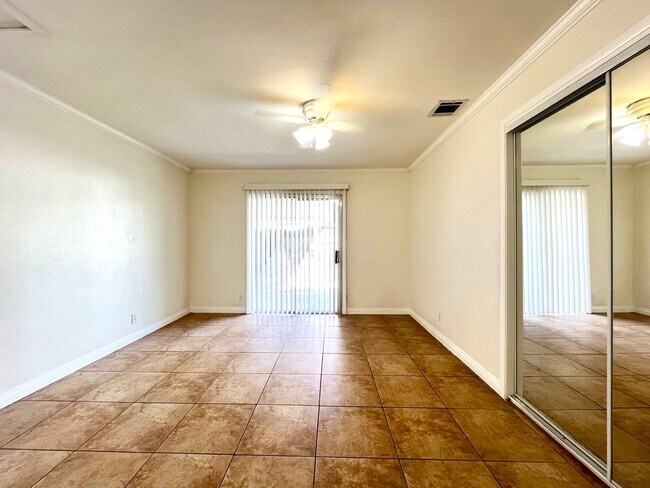 Building Photo - 4 bed, 3 bath in Loma Linda, CA!