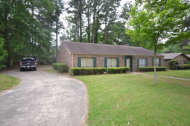 Primary Photo - 3 Edward Cir