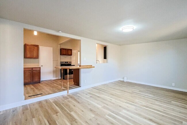 Building Photo - 3713 Woodlawn Terrace