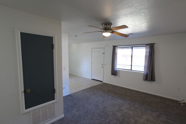 Building Photo - (594) 2905 N. Third Street Unit #3