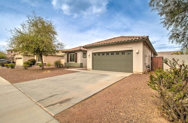 Building Photo - 1106 E Regent Dr