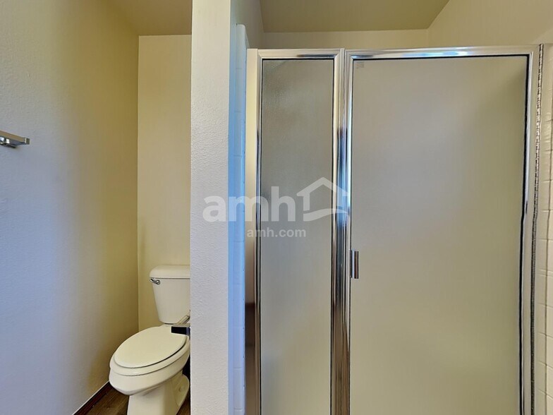 Building Photo - 414 Orting Ave NW