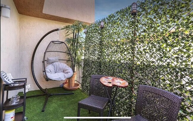 Building Photo - Sunrise Condo