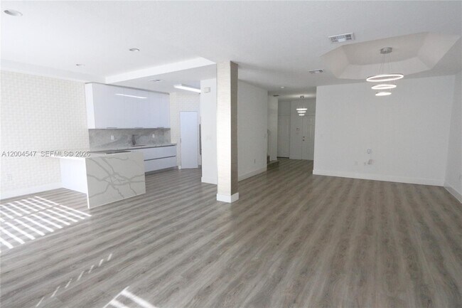 Building Photo - 7392 NW 112th Ct