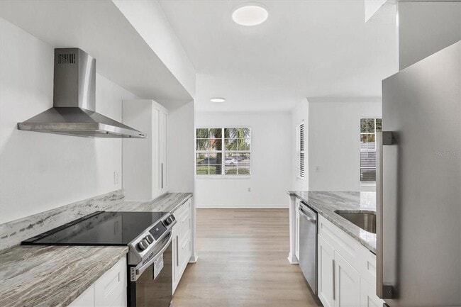 Building Photo - 1010 Villagio Cir