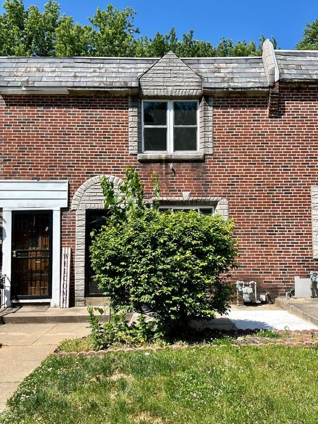 Building Photo - Newly Renovated 3-Bedroom Single Family Home in Darby! Available NOW!