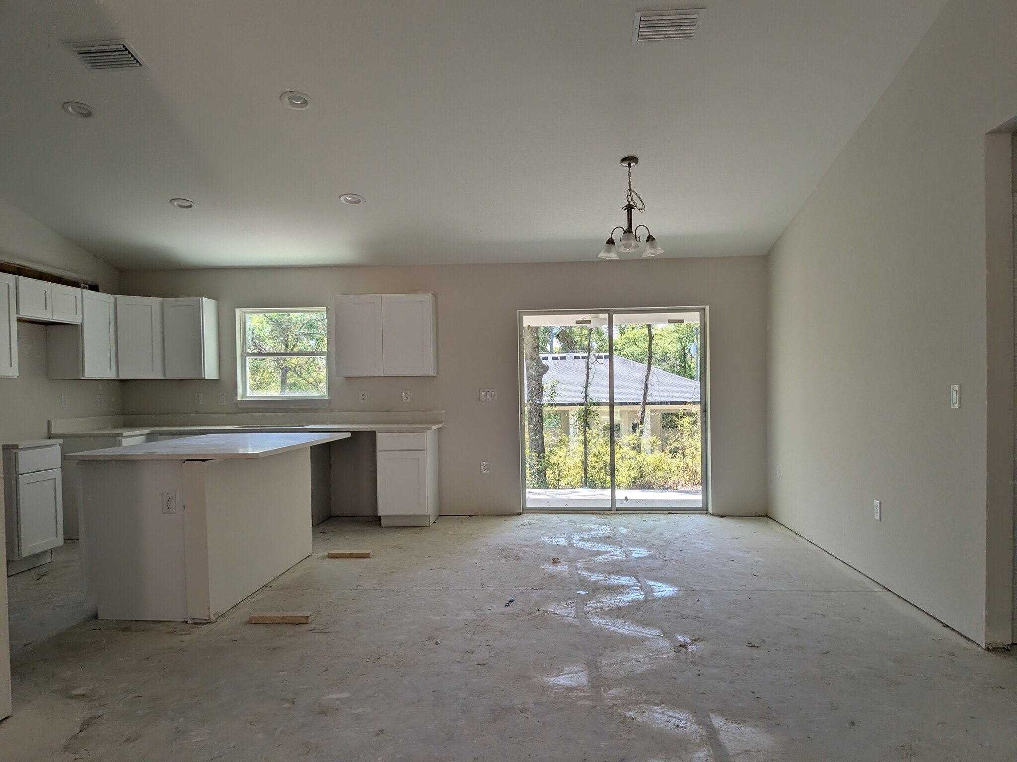 Building Photo - 1640 W Saint Elizabeth Pl
