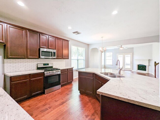 Building Photo - 6810 Summer Bridge Ln