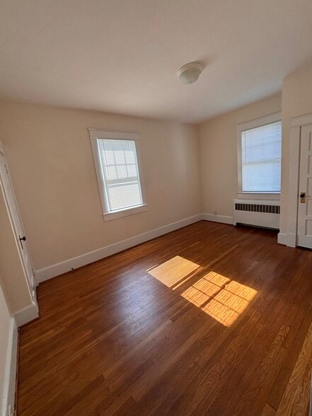 Building Photo - 413 Bunker Hill St