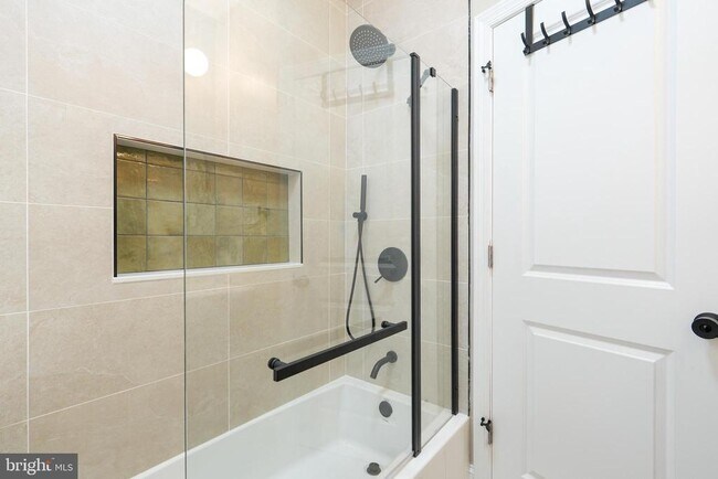 Building Photo - 2625 S Carlisle St