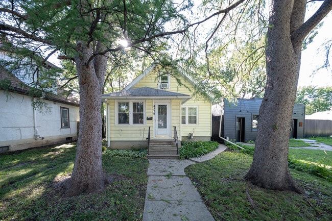 Primary Photo - 4238 Cheatham Ave
