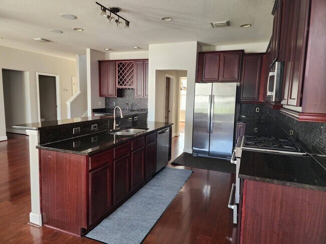 Building Photo - 2472 Lantana Ln