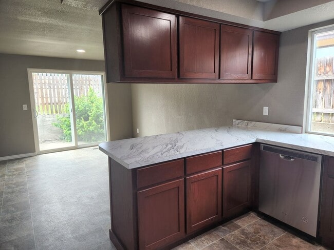 Building Photo - 1218 S 41st Ave