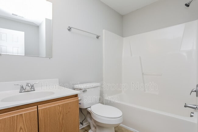 Building Photo - 3842 Pin Oak Rd