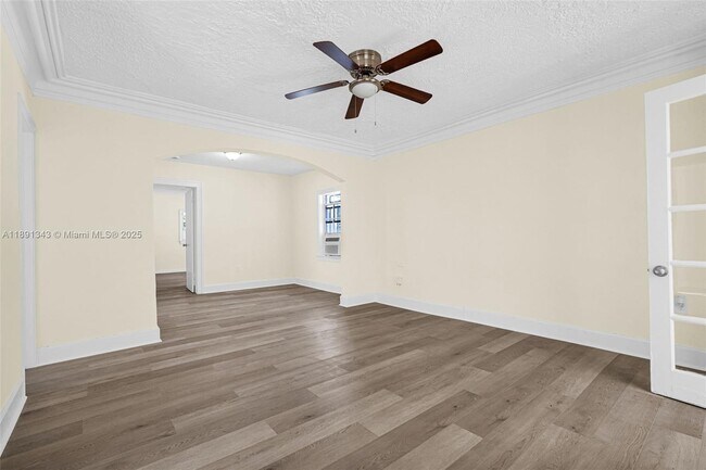 Building Photo - 511 NW 44th St