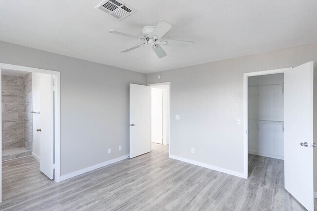 Building Photo - 3 Bed, 2.5 Bath Henderson Beauty