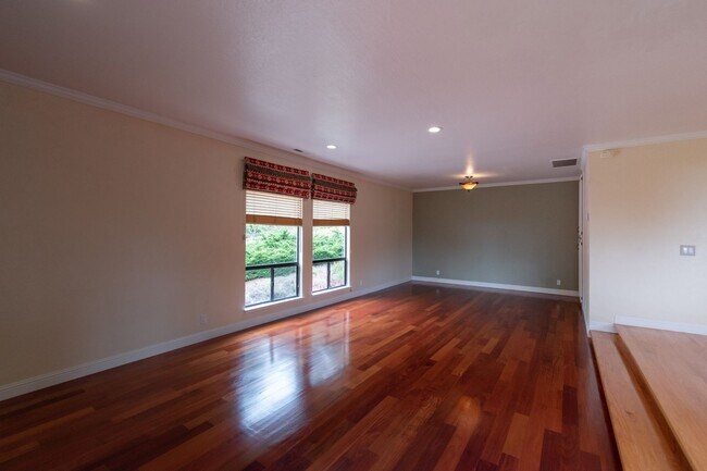 Building Photo - Los Gatos Mountain Living at its Best! Gated 1 Acre lot! Spacious 5 bedroom House! Pool!