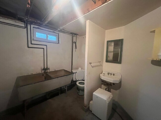 Building Photo - Click the “Apply Now” button or email wapmrentals@gmail.com for a prompt response.