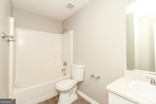 Building Photo - 7550 Sugarcreek Dr