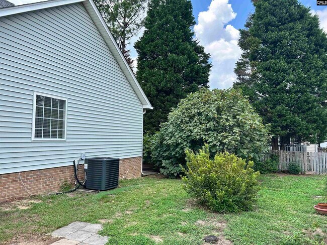 Building Photo - 405 Beech Glen Dr