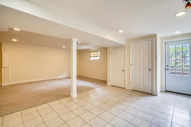 Building Photo - 11200 Powder Horn Dr