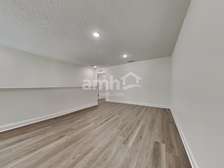 Building Photo - 11590 Bay Hl Cir