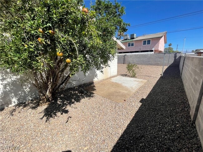 Building Photo - 2198 Capistrano Ave