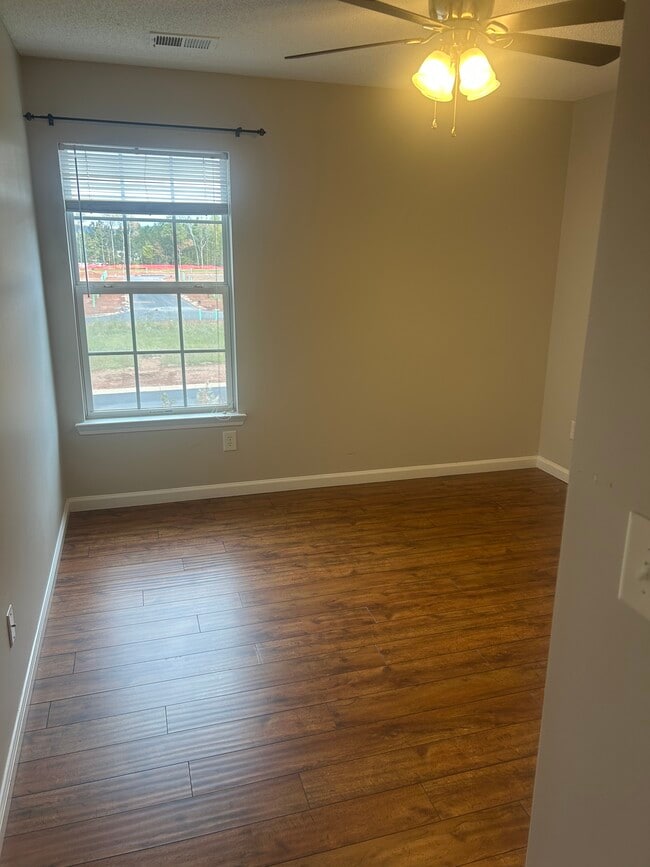 Building Photo - 282 Azalea Cir