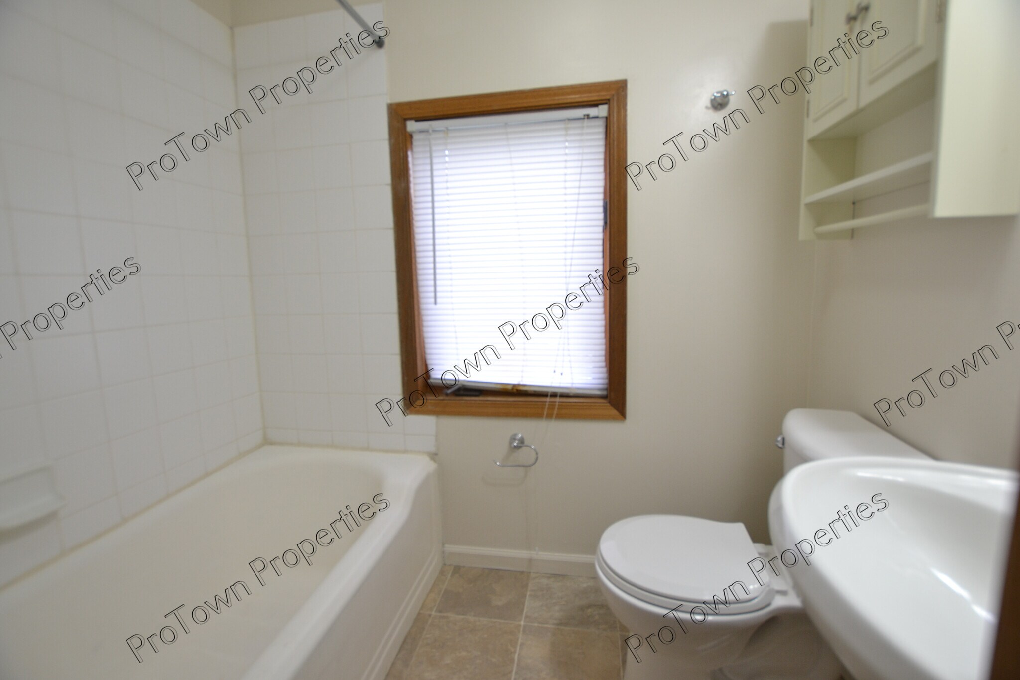 Building Photo - 524 South St